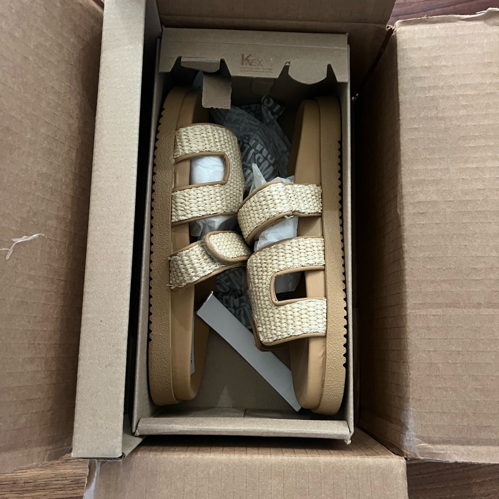 Brand new Steve Madden sandals